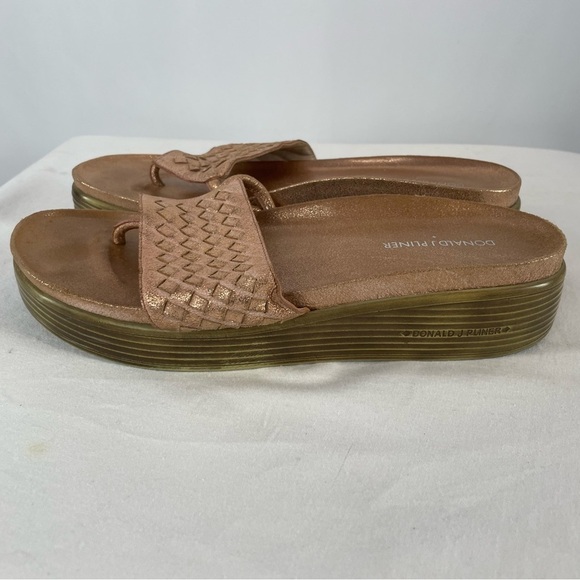 Donald J Pliner Fifi Slip On Cork Sandal in Rose Gold Size 11 - Picture 3 of 7